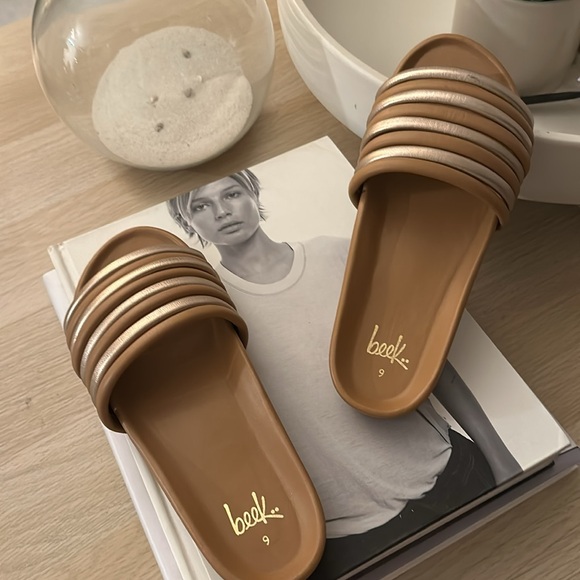 NEW beek Hoopoe Slides, honey and gold sz 9, lightly worn - Picture 2 of 5